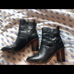COACH MOTO HEELED BOOTIES sz. 8.5